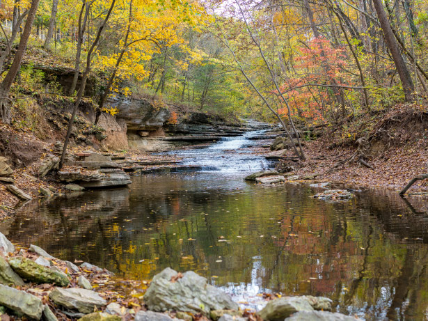 Bella Vista stream surrounded by rocks and trees